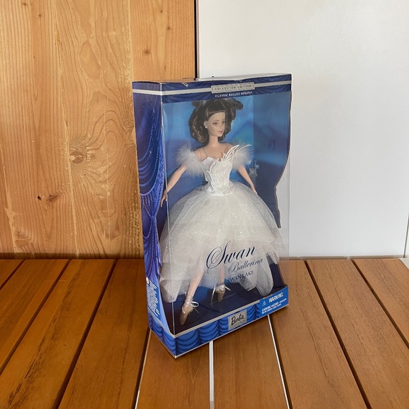 2001 Barbie Collector's Edition Swan Ballerina from Swan Lake - Picture 3 of 10